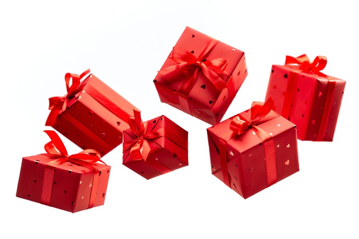 Weihnachtspapier-Trends 2019 - Rot und Gold bieten die größte Auswahl