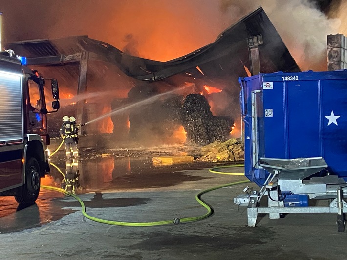 POL-PDTR: Großbrand in Industriegebiet Hermeskeil