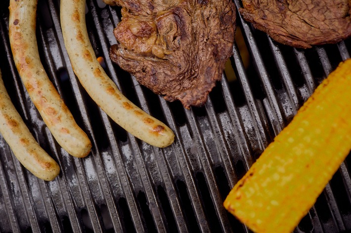 Verbrauchertipp | Mit Sicherheit angrillen: So gelingt der Saisonstart mit dem Gasgrill