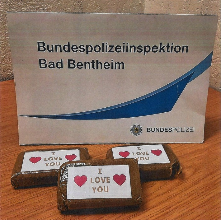 BPOL-BadBentheim: Rund 300 Gramm Haschisch durch Bundespolizei beschlagnahmt