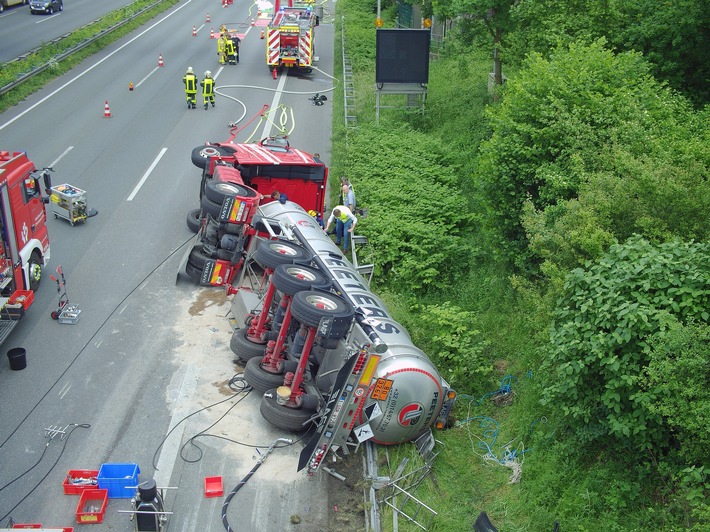 FW-GLA: Weiteres Update zum Gefahrgutunfall auf der BAB 2