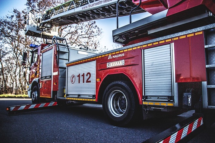 FW-Velbert: Gemeldete Explosion führt zu Großalarm der Feuerwehr