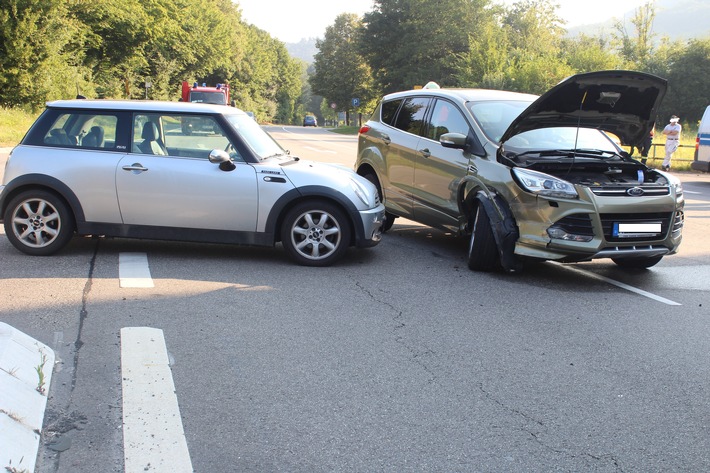 POL-PDKL: Unfall mit Vorfahrtsverletzung