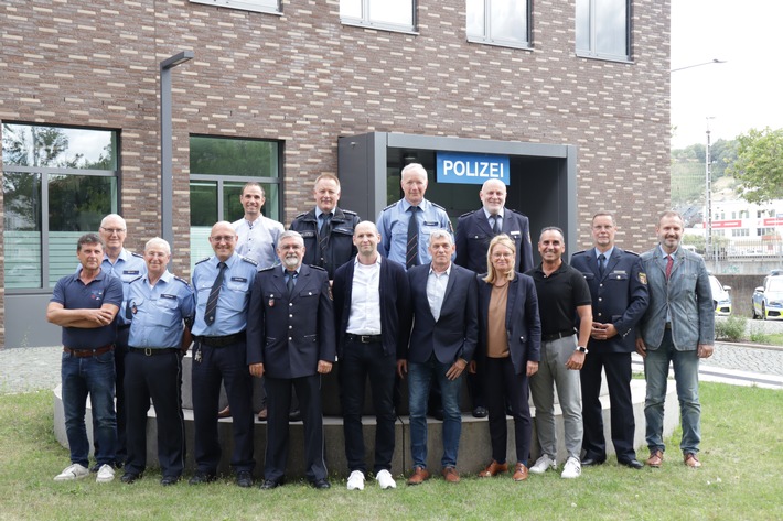 POL-PPTR: 400 Jahre im Polizeidienst