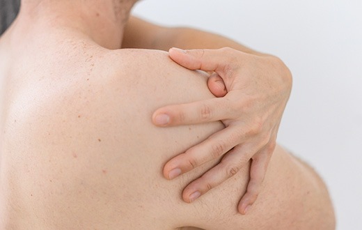 Charité-Studie zur osteopathischen Behandlung bei chronischen Schulterschmerzen läuft