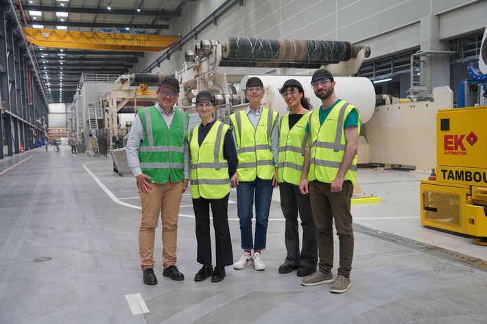 Großes Interesse aus Brüssel: 4evergreen-Allianz zu Besuch bei Koehler Paper in Kehl