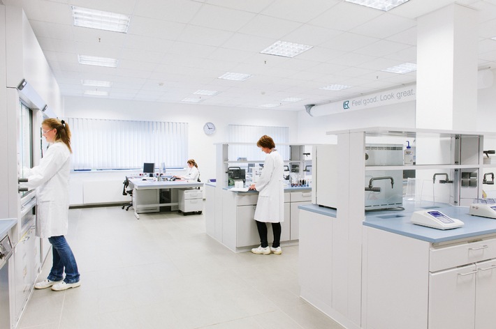 LR investiert am Standort in Ahlen rund 1 Million Euro: Neues Forschungszentrum für über 50.000 wissenschaftliche Untersuchungen im Jahr eröffnet