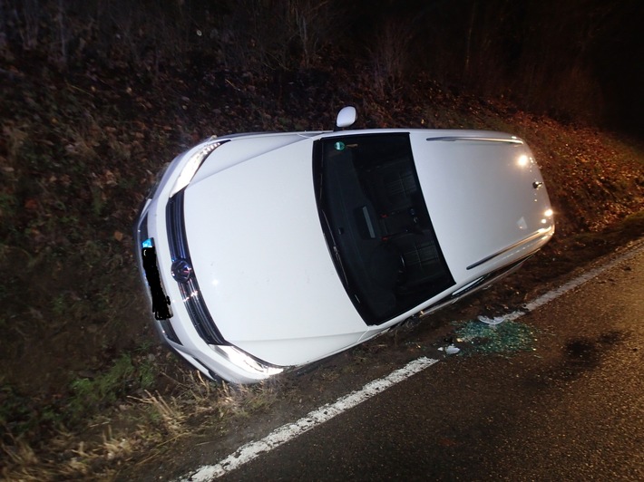 POL-PDKH: Verkehrsunfall - Fahrer schlief kurz ein