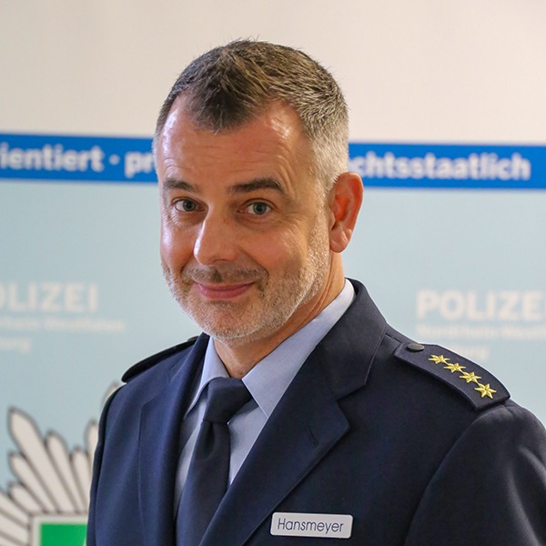 POL-DU: Stadtgebiet: Jörg Hansmeyer neuer Leiter der Direktion Gefahrenabwehr / Einsatz