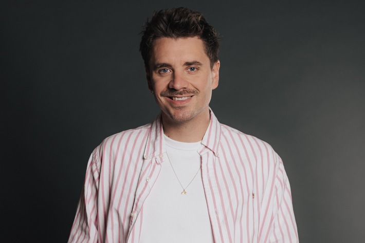 Neuer Host bei 11KM: der tagesschau-Podcast von NDR und BR / BR-Journalist Kevin Ebert folgt auf David Krause