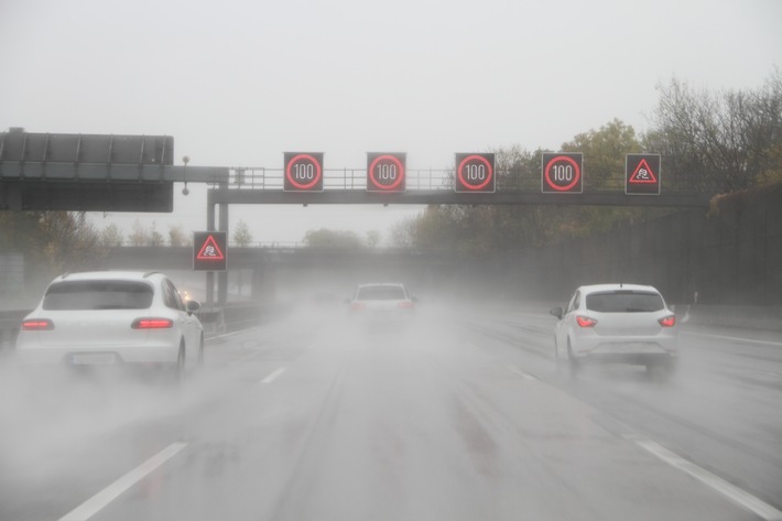 ACV Tipps: Sicheres Fahren bei extremen Wetterbedingungen im Sommer