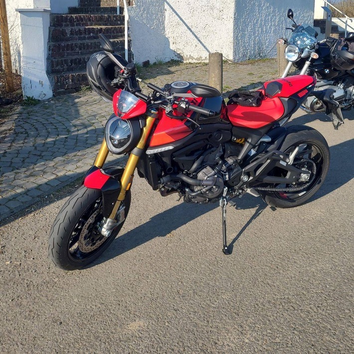 POL-RBK: Bergisch Gladbach - Motorrad in Frankenforst entwendet - Zeugen gesucht