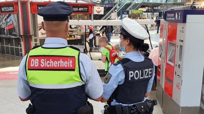 Bundespolizeidirektion München: Ohrfeige nach Selfie / Missverständnis führt zu Anzeige