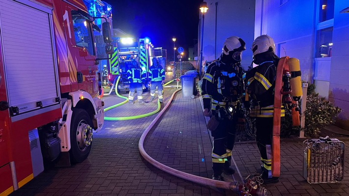 FW-EN: Brandgeruch im Gebäude gemeldet