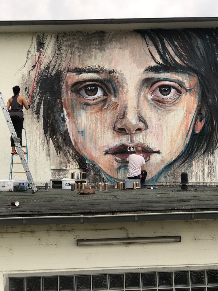 Bild zum Beitrag: Kunst statt Krieg / Das Heidelberger METROPOLINK Festival verwandelt altes US-Militärgelände in öffentlichen Kunstraum 