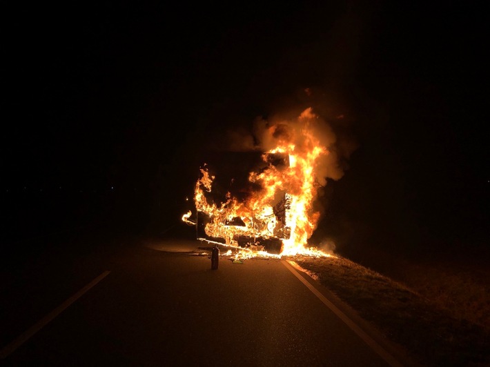 POL-PDWIL: Brand eines Busses