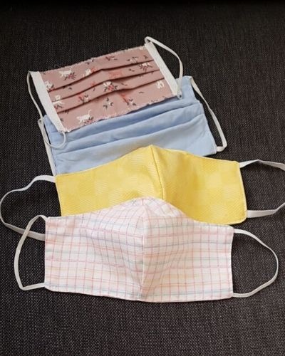 Mundschutz statt Teddys / "Weihnachten im Schuhkarton"-Ehrenamtliche stellen Produktion um