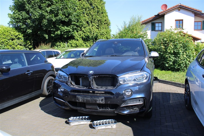 POL-RBK: Wermelskirchen - Autohaus wurde von Autodieben aufgesucht