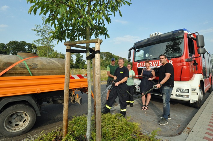 FF Goch: Extreme Trockenheit: Feuerwehr unterstützt bei Bewässerung