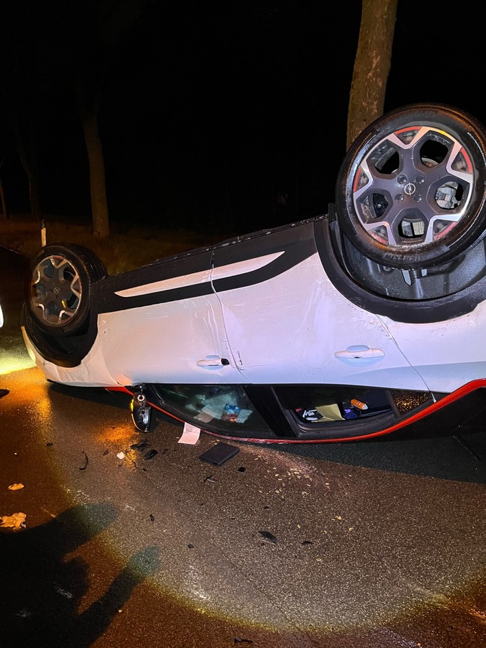 POL-DU: Hochemmerich: Gestohlener Opel Mokka landet auf dem Dach - Zeugensuche