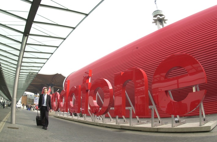 Vodafone auf der CeBIT 2005: UMTS kennenlernen - sehen - hören - ausprobieren