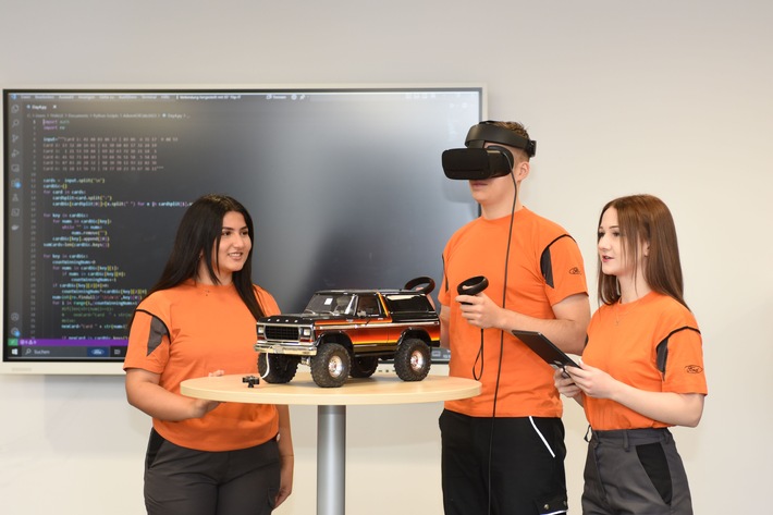 do2 informatik - Virtual Reality und autonomes Fahren mit Ford Informatik-Auszubildenden.jpg