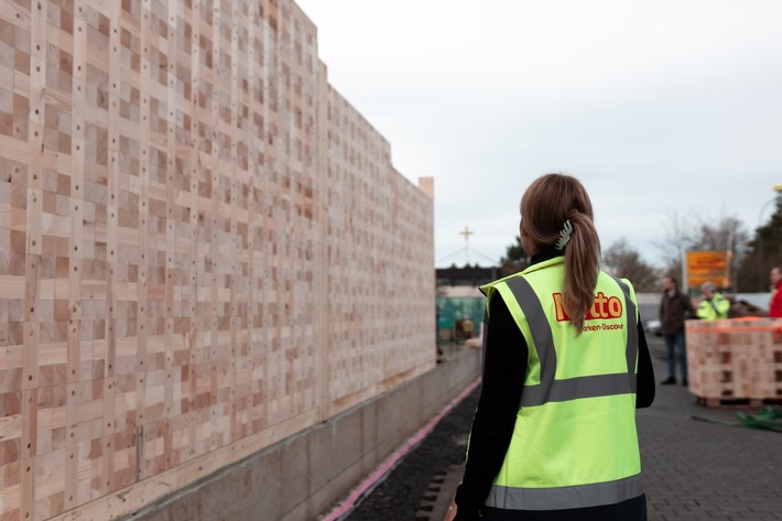 Netto setzt als erster Discounter auf Holzbausteine bei Filial-Erweiterung