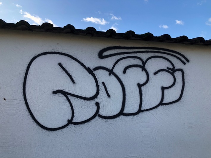 POL-PDLD: Germersheim OT Sondernheim - Sachbeschädigung durch Graffiti