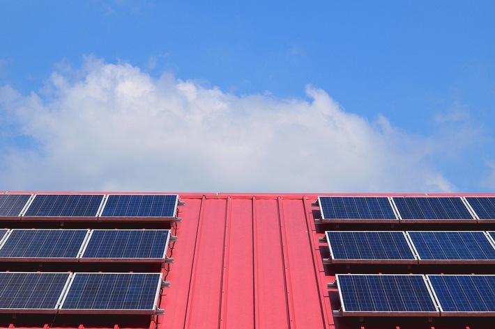 Photovoltaik Lüneburg Hanseviertel - Elektro Burmester macht in der ganzen Region auf sich aufmerksam / Photovoltaik Lüneburg Hanseviertel / Weiterer Text über ots und www.presseportal.de/nr/154031 / Die Verwendung dieses Bildes ist für redaktionelle Zwecke unter Beachtung ggf. genannter Nutzungsbedingungen honorarfrei. Veröffentlichung bitte mit Bildrechte-Hinweis.