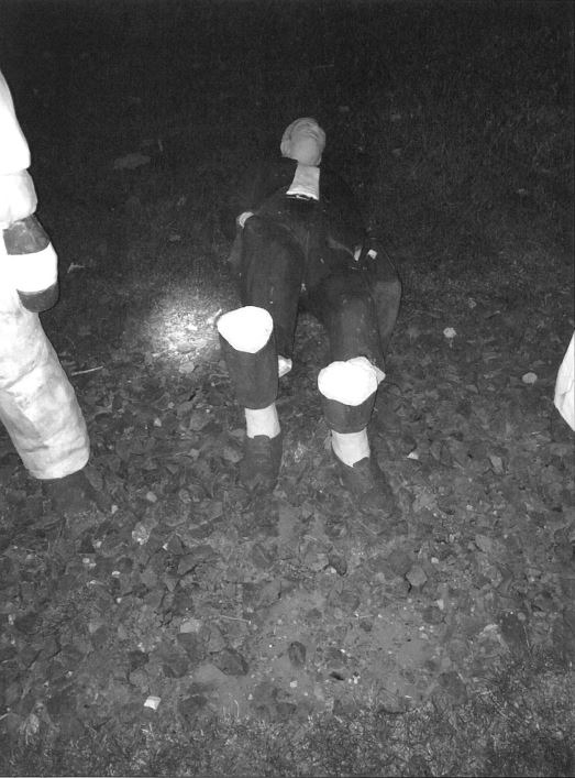 POL-WES: Kamp-Lintfort - "Alltagsmenschen" zerbrochen / Polizei sucht Zeugen