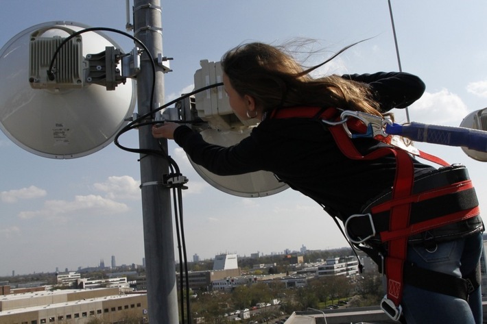 Plusnet schließt strategische Richtfunk-Partnerschaft mit Compart-Gruppe