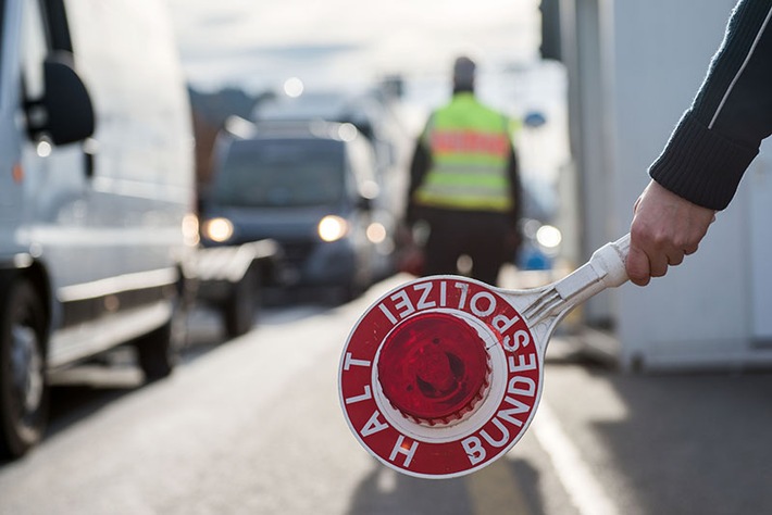 BPOL NRW: Bundespolizei vollstreckt internationalen Haftbefehl wegen Betäubungsmittelverbrechen - Auslieferungsverfahren ist bei der Generalstaatsanwaltschaft Köln anhängig