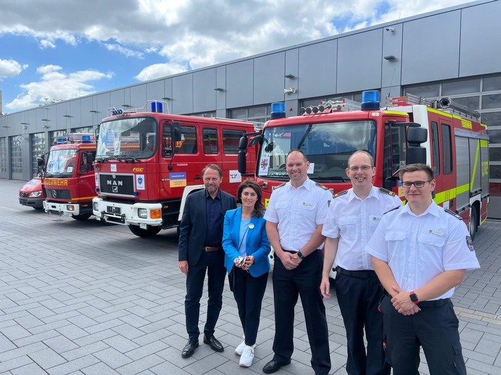 FW-LEV: Leverkusen übergibt Feuerwehrfahrzeuge an Ukraine
