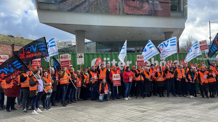 EVG Rheinland-Pfalz: 120 Demonstranten fordern Rücktritt des DB Cargo Vorstandes in Mainz