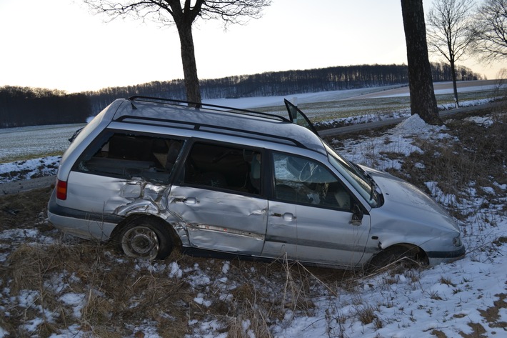 POL-HI: Bockenem/ Bad Salzdetfurth - Mit entwendeten Pkw, unter Alkoholeinfluss und ohne Fahrerlaubnis Unfall verursacht und zunächst zu Fuß geflüchtet.
