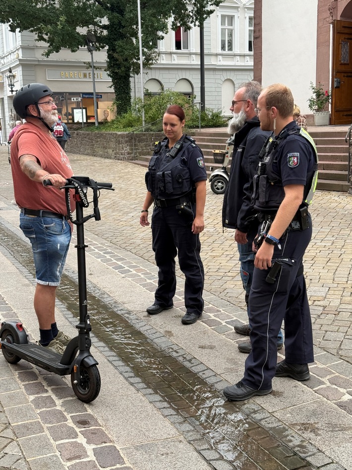 POL-HX: Schwerpunktkontrollen bei E-Scootern und Fahrrädern zeigen Wirkung / Weitere Kontrollen zum europaweiten "Tag ohne Verkehrstote" am 17. September