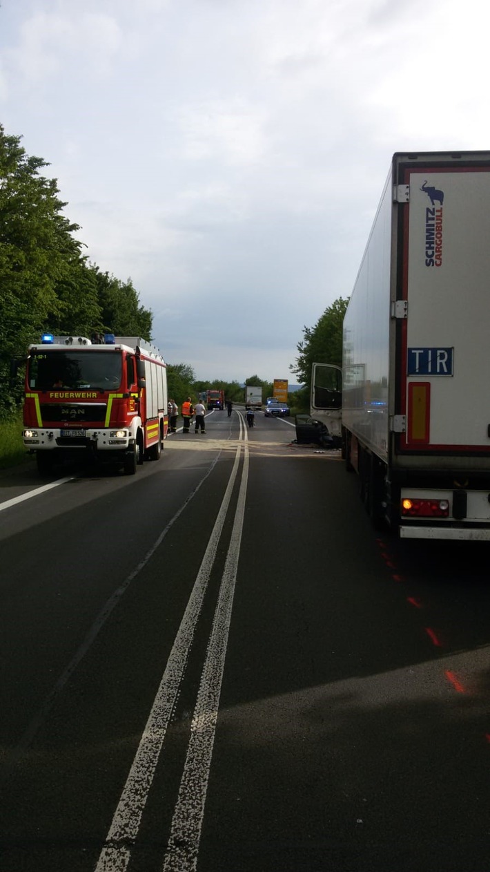 POL-PDWIL: Schwerer Verkehrsunfall auf der B51 bei Bitburg