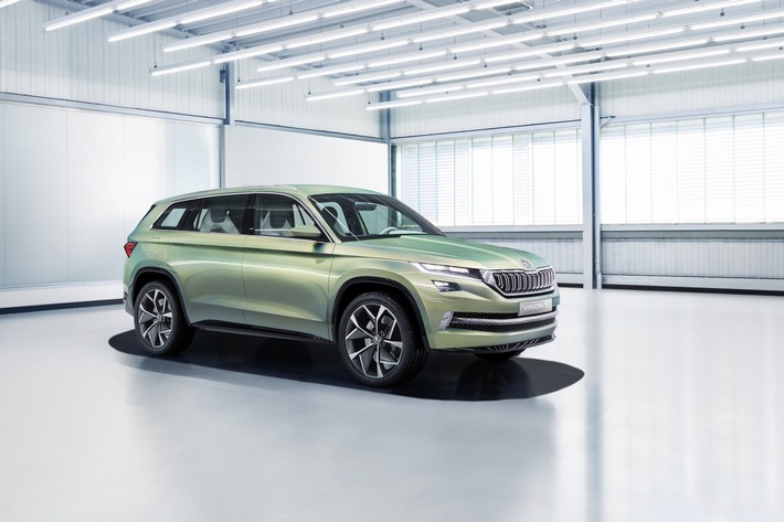 SKODA Showcar VisionS feiert Weltpremiere auf der Volkswagen Group Night in Genf (FOTO)