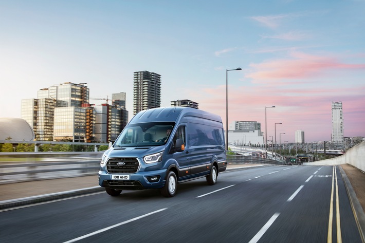 Nutzlast des neuen Ford Transit um bis zu 80 kg erhöht - auch dank Konstruktionssystemen aus Luft- und Raumfahrttechnik