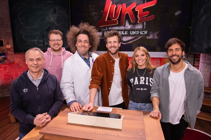 Klassenarbeit für Viviane Geppert, Olaf Thon, Max Giesinger und Maxi Gstettenbauer - in "LUKE! Die Schule und ich" am Freitag um 20:15 Uhr in SAT.1