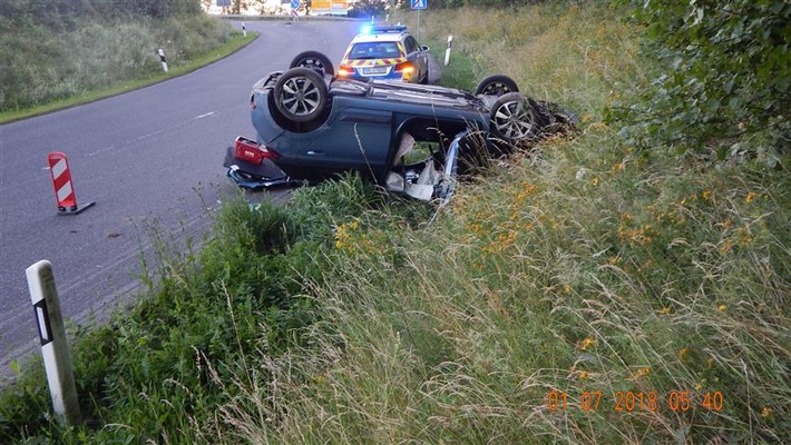 POL-VDKO: Verkehrsunfall unter Alkoholeinwirkung und mit Flucht