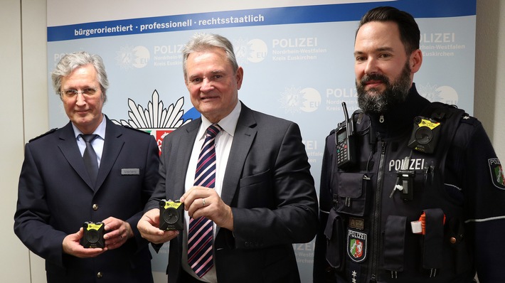 POL-EU: Polizei im Kreis Euskirchen ist nun auch mit Bodycams auf Streife