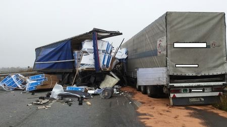 POL-PDNW: Schwerer Unfall auf der A6