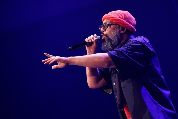 Channel Aid 2025: Samy Deluxe liefert eindrucksvolle Hommage an die Hamburger Musikszene
