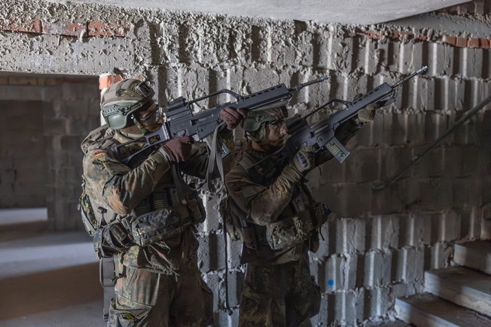 Operation "Bollwerk Bärlin" / Wachbataillon übt in Berlin den urbanen Kampf