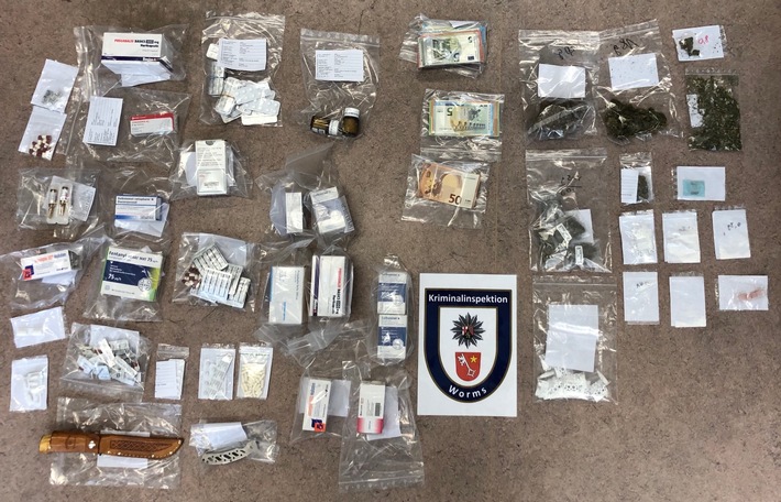 POL-PDWO: Bei Durchsuchung Betäubungsmittel, Medikamente und Bargeld beschlagnahmt