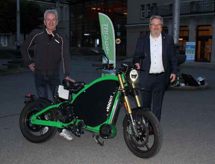 E-Motorrad mit Pedalantrieb: eROCKIT begeistert Hannover