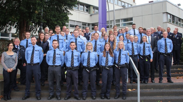 POL-PPKO: Koblenz: Polizeipräsident Karlheinz Maron begrüßt die &quot;Neuen&quot;