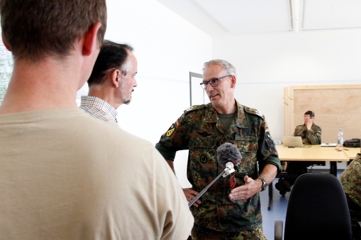 Baden-württembergische Verbindungskommandos der Bundeswehr üben Aufmarsch und Amtshilfe