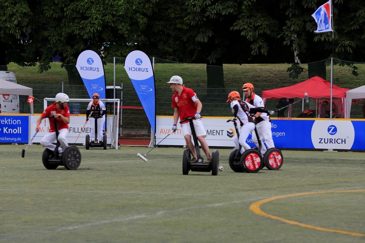 Zurich ist Hauptsponsor der Segway Polo-Weltmeisterschaft 2023 in Köln